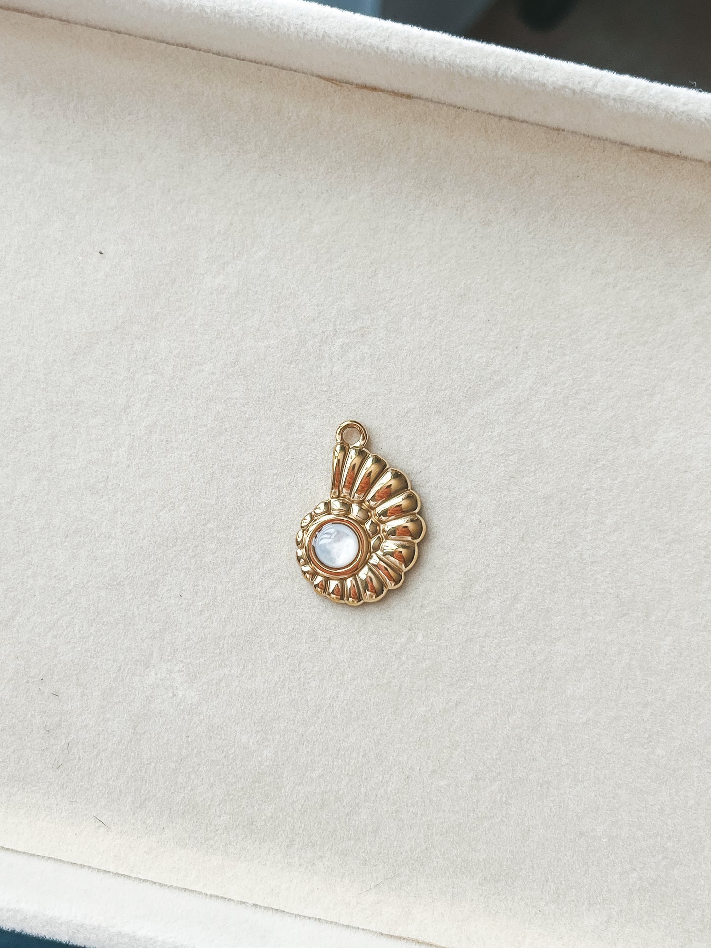Caracolle Charm
