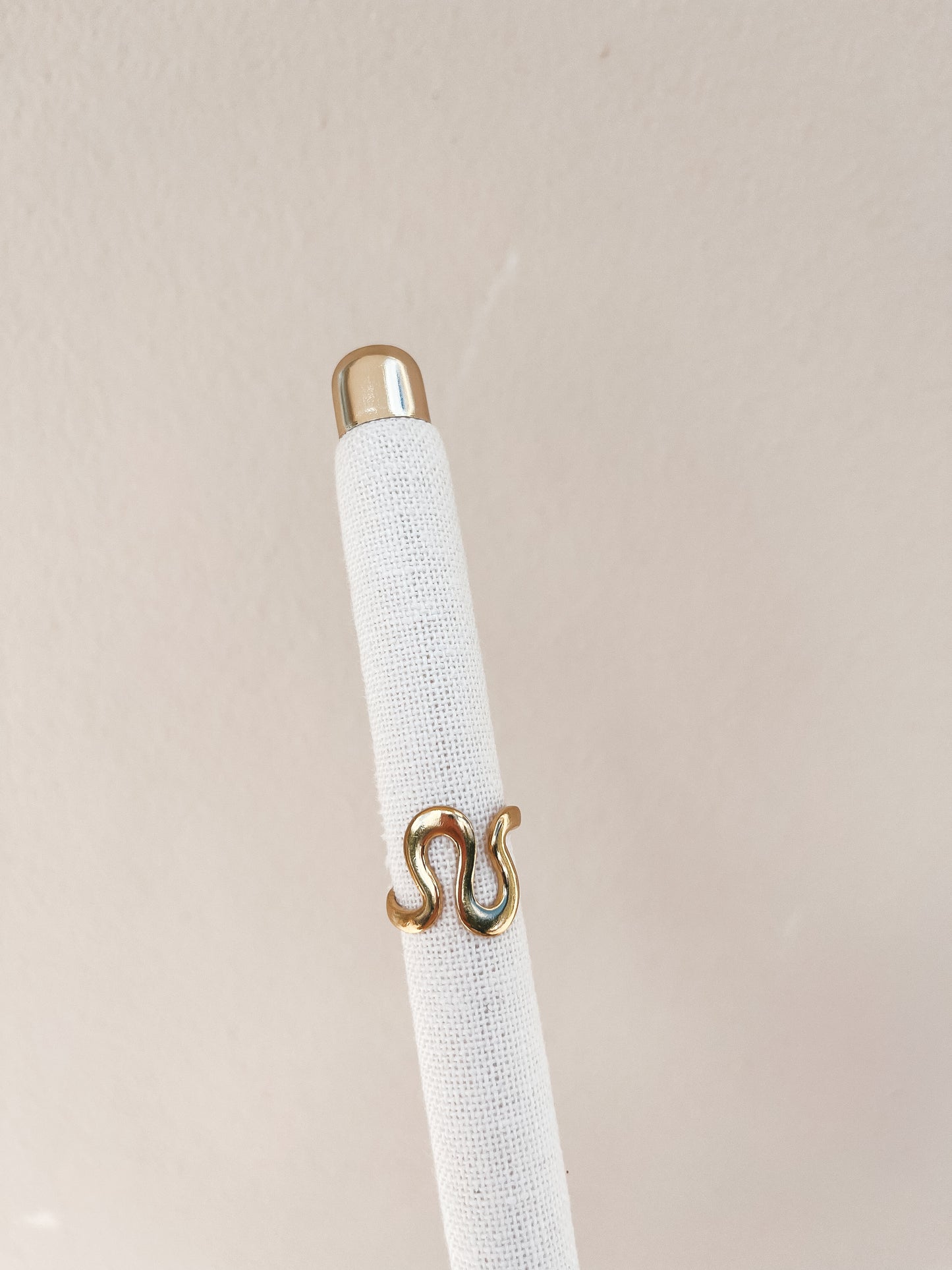 Curve Ring