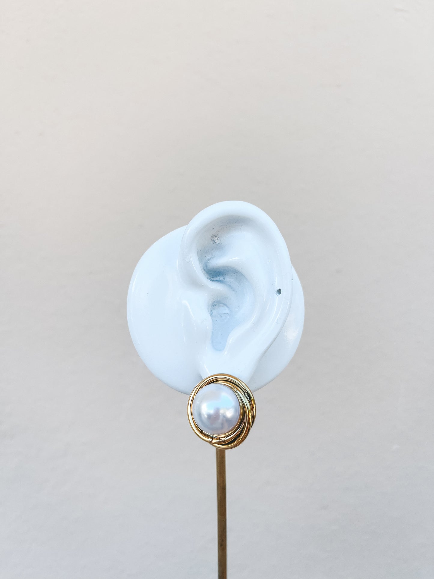 Circle Pearl Studs