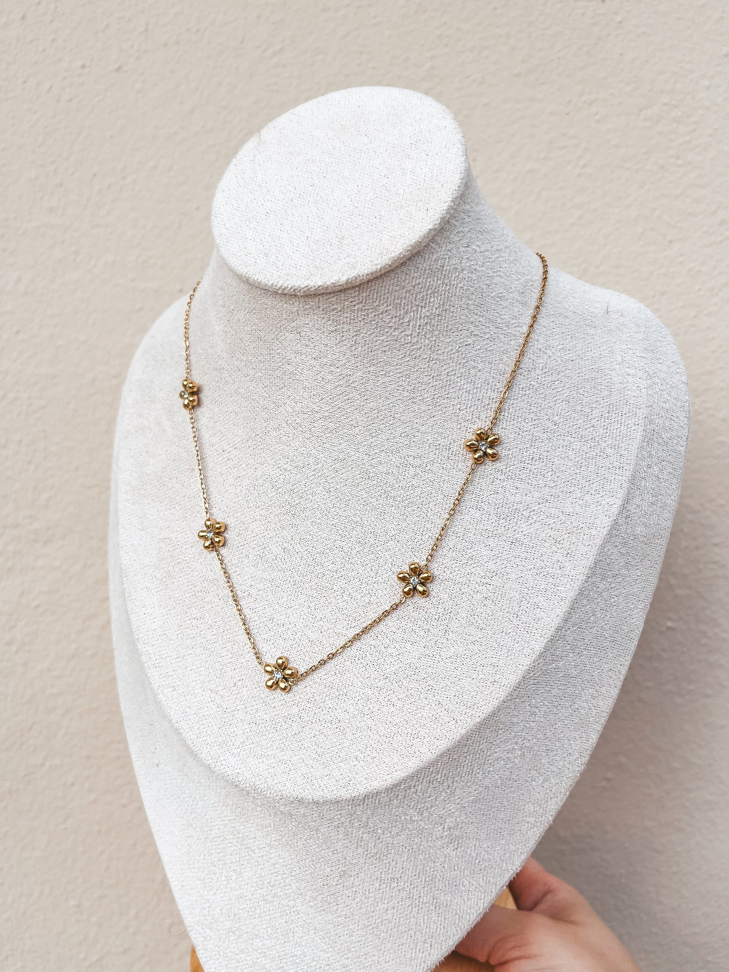 Daisy Necklace