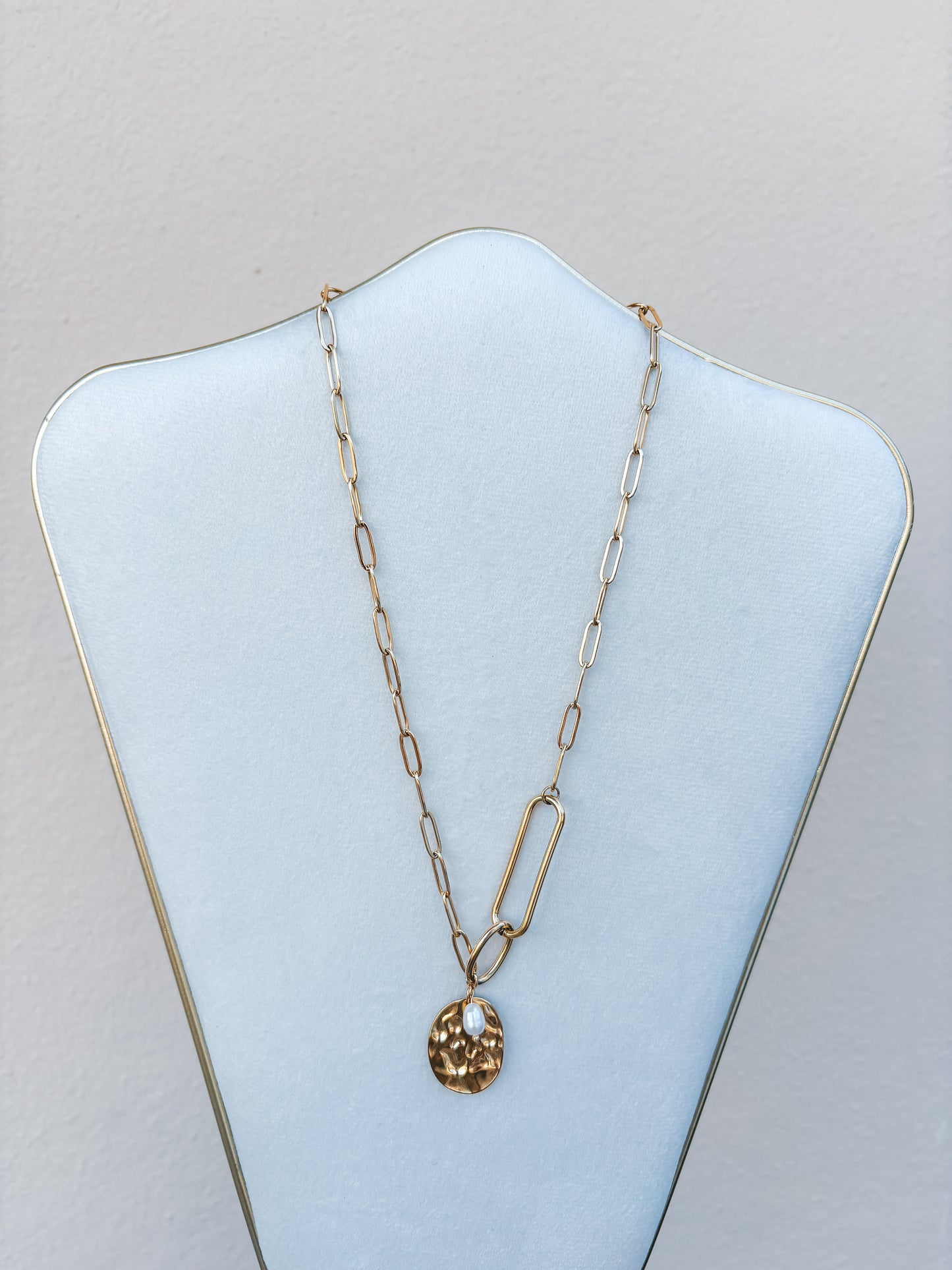 Mila Necklace