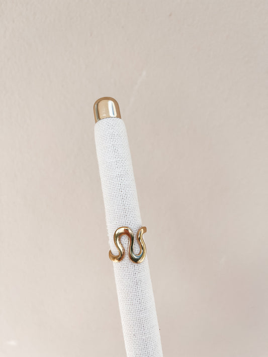 Curve Ring