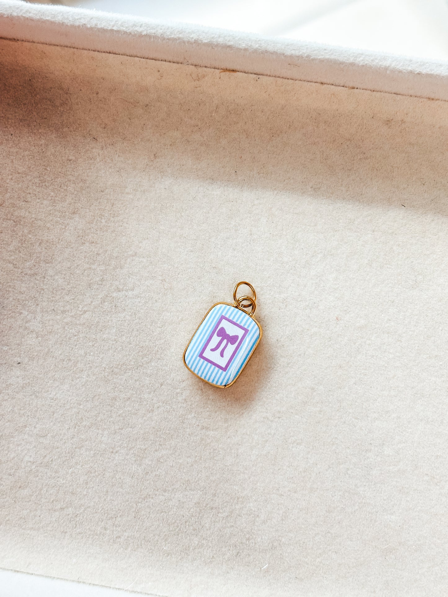 Color Bow Charm