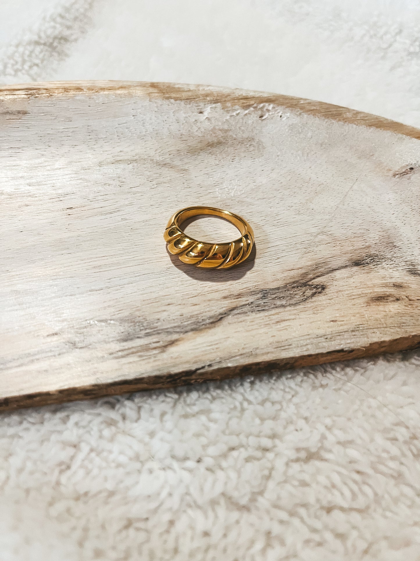 Twist Ring
