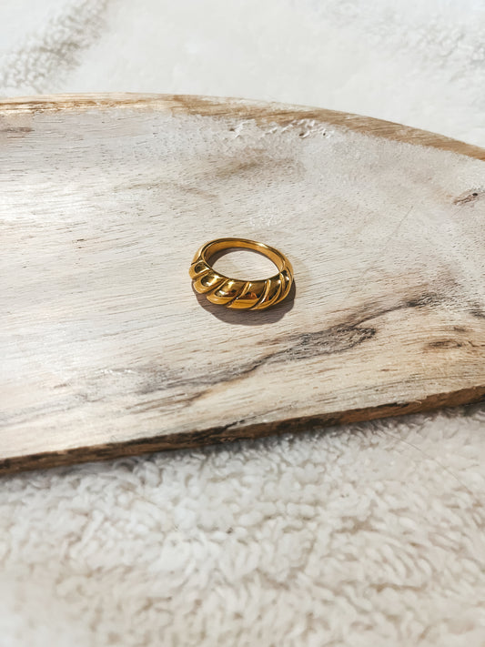 Twist Ring