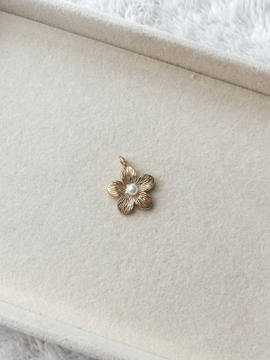 La Flor Charm