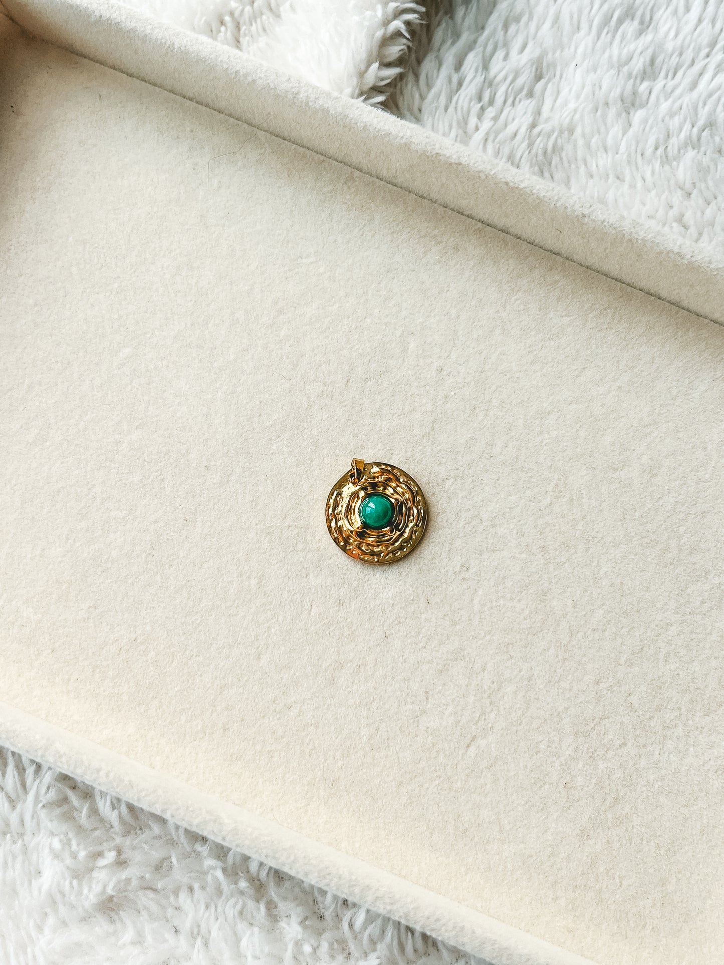 Esmeralda Charm