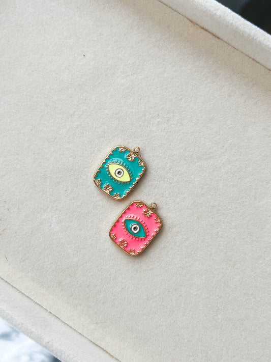 Ojitos Charm